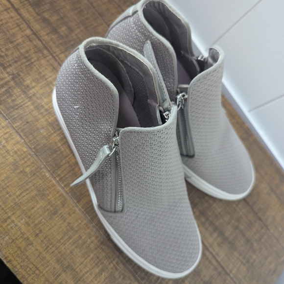 Steve Madden Gray High-Top Sneakers - Picture 2 of 8